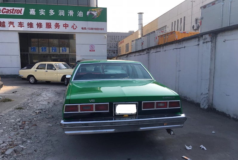 上海老板偏爱美系老爷车,花30万买辆雪佛兰,1989款caprice