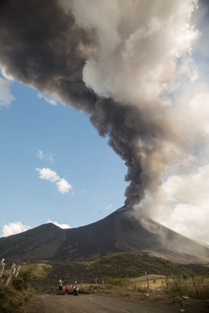 (外代二线)危地马拉帕卡亚火山喷发