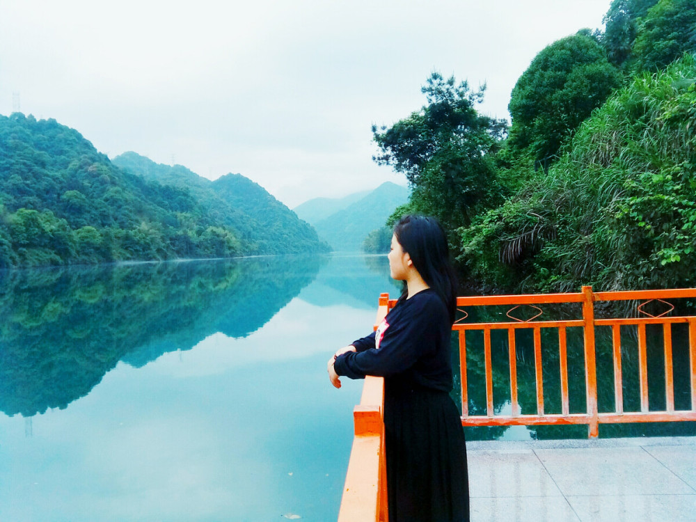 你在桥上看风景