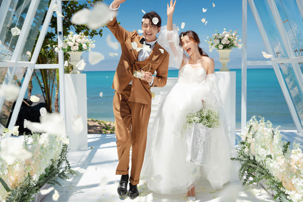 国外适合拍婚纱的地方_适合拍婚纱的美甲(2)