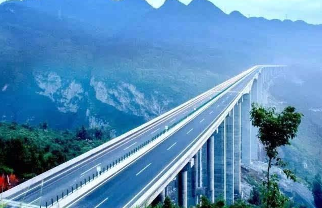 贵州高速公路密度比四川大,为何经济却比不上四川?
