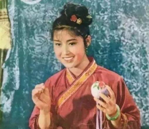 黄婉秋捡漏"刘三姐"吃59年,1972年嫁小6岁老公,77岁