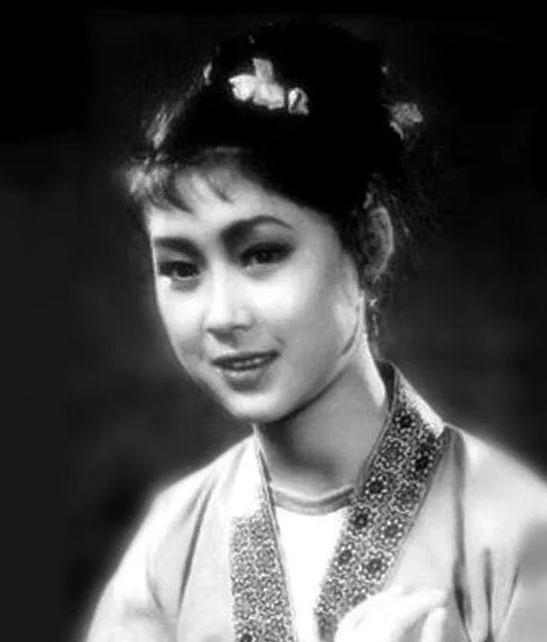 黄婉秋捡漏"刘三姐"吃59年,1972年嫁小6岁老公,77岁境况如何