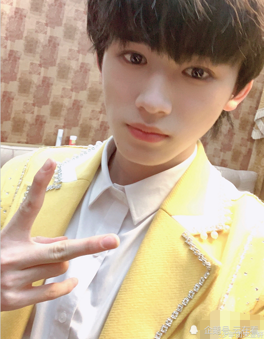 宋亚轩17岁生日粉丝用无人机拍地标广告送祝福厉害了