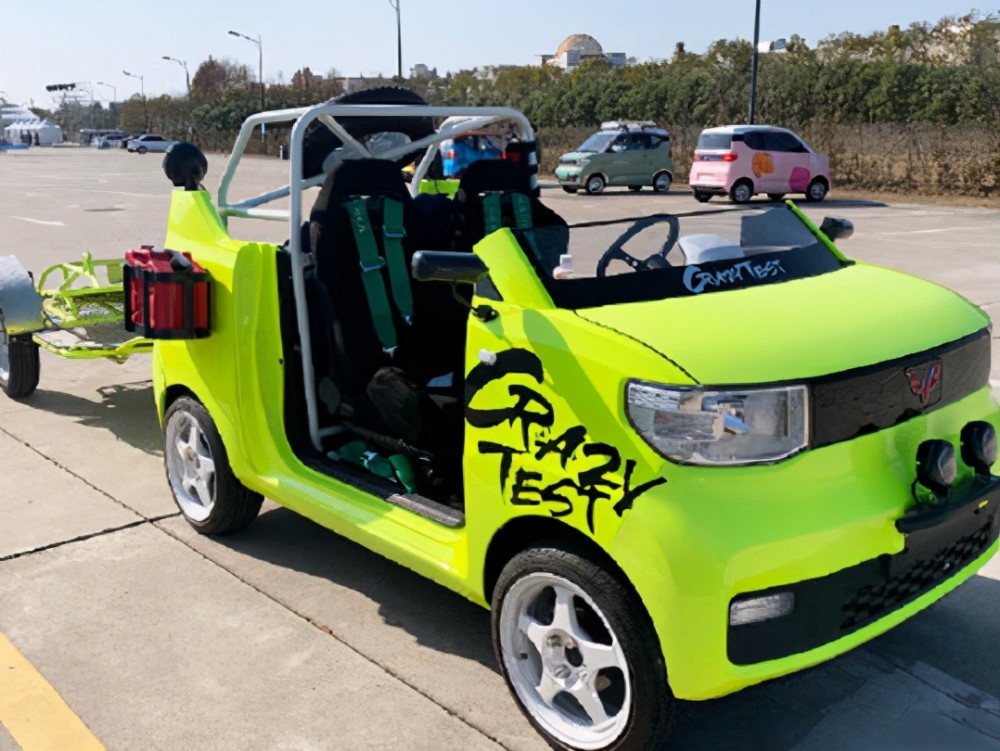 注意!这样的五菱宏光mini ev,上路就违法了