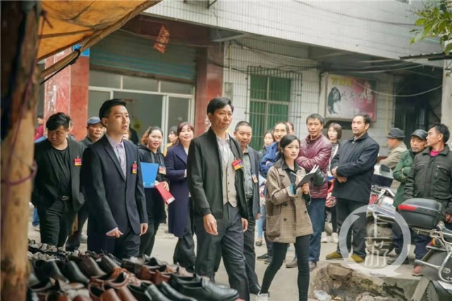 取材重庆的全国首部人大制度题材电影《大梦难忘》 将