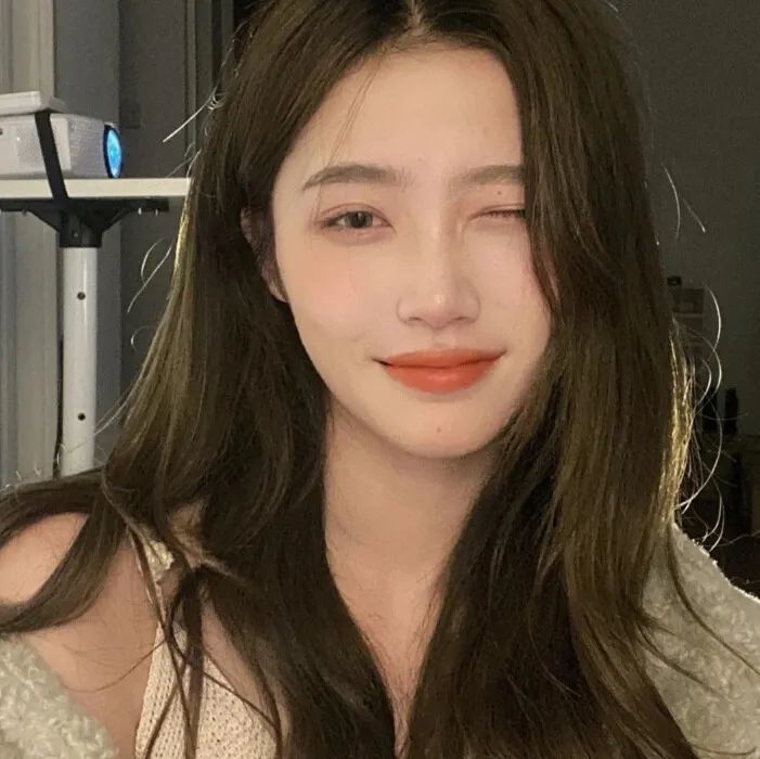 治愈系美女微信头像 你那么温柔 走两步风都会甜一点