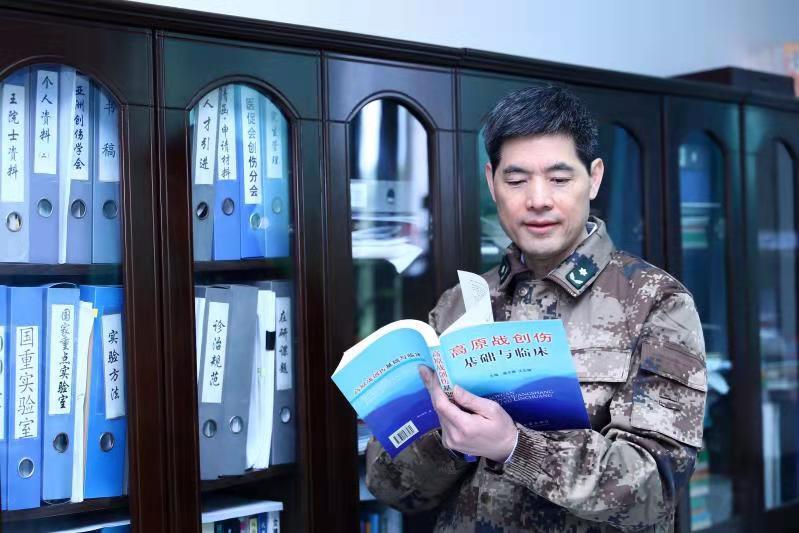 全国人大代表陆军军医大学陆军特色医学中心研究员蒋建新建强我军高原