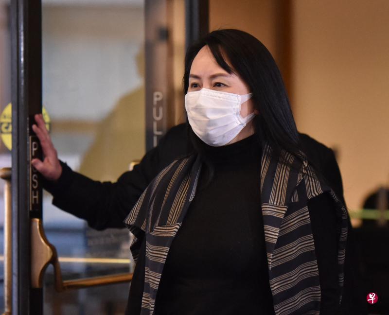48岁孟晚舟最新出庭照太嫩了穿迷你裙亮相秀美腿少女风好美呀