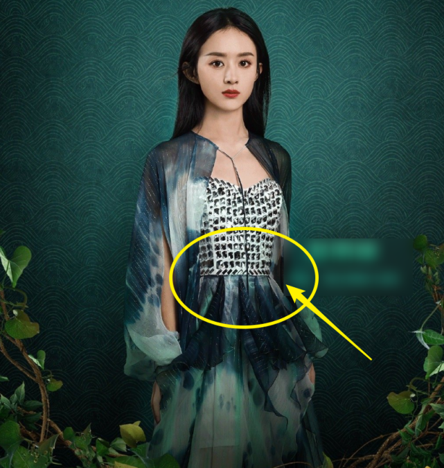 赵丽颖迪士尼大片出炉,穿公主裙还束腰,产后的腰围我没看错吧?