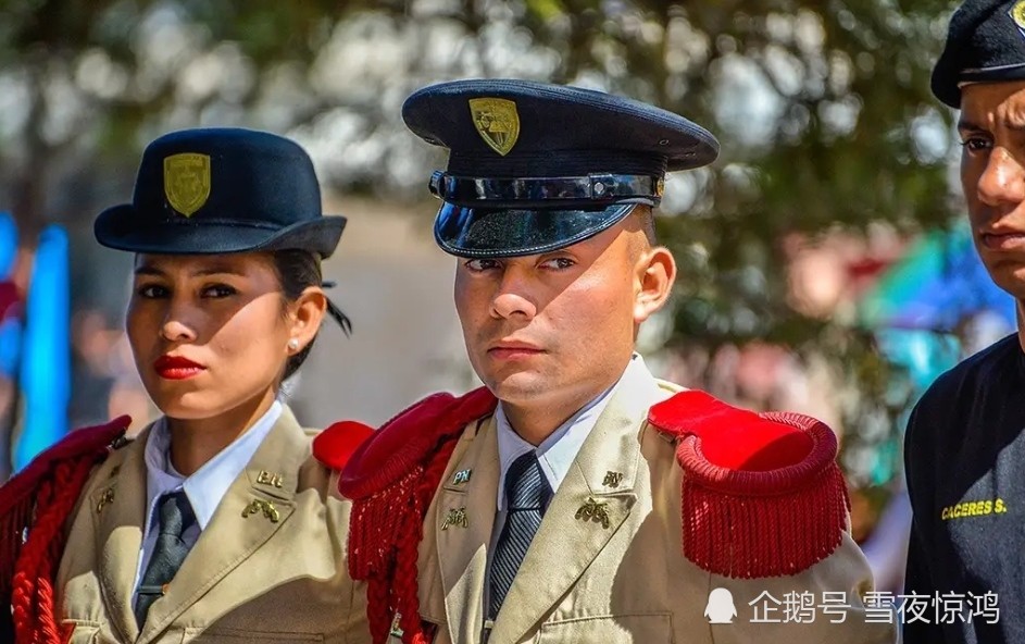 人口贩卖警花_警花与警犬