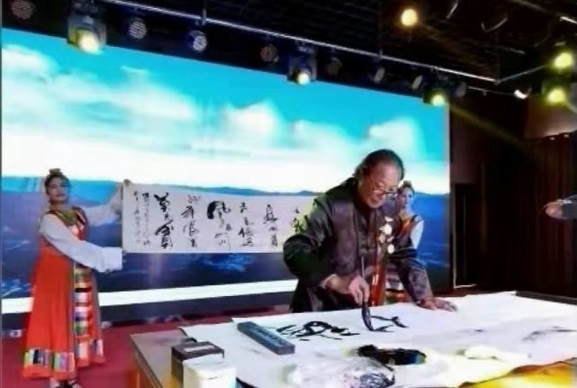 著名书法家冯秀中