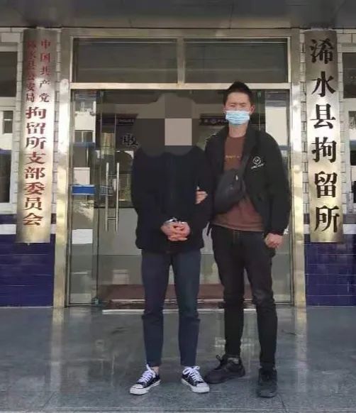 目前,黄某兵已经被依法刑事拘留,案件还在进一步办理之中.