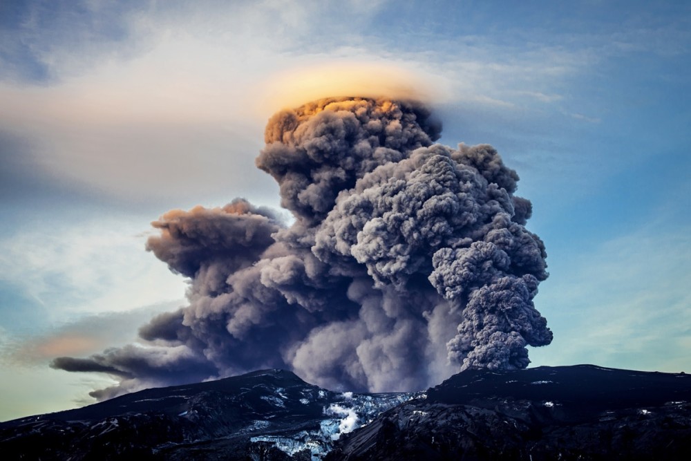 18000次地震:雷克雅未克犹如惊弓之鸟,冰岛火山恐爆发