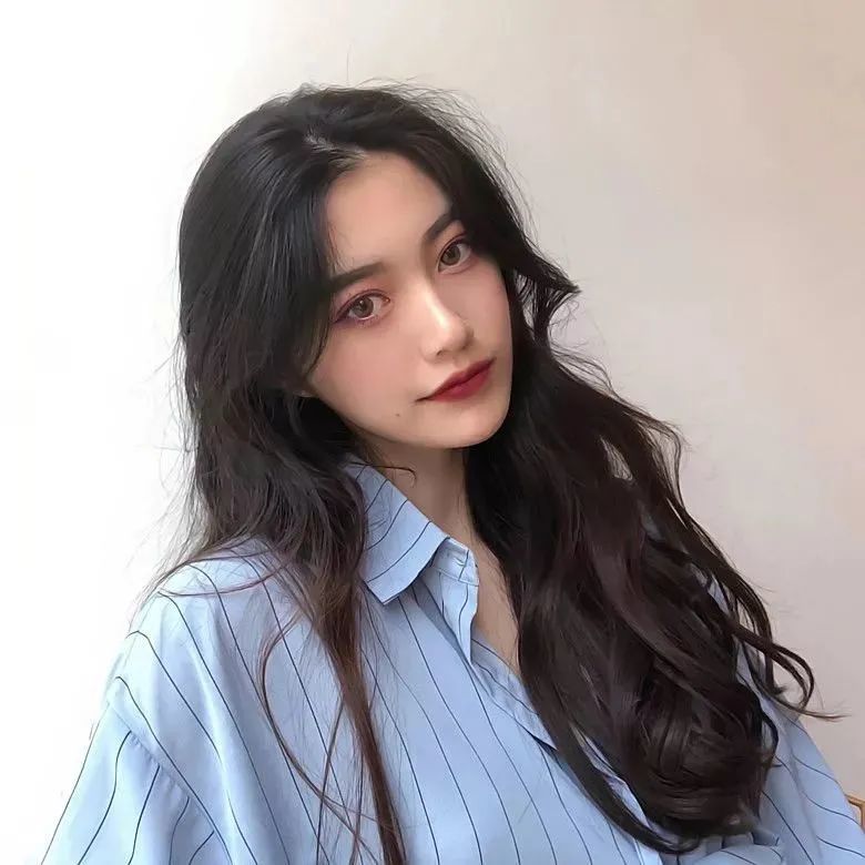 气质非凡,自信十足的漂亮女生头像!