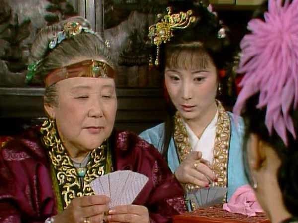 鸳鸯并非绝色贾赦讨她究竟是为了什么从蜡油冻的佛手说起