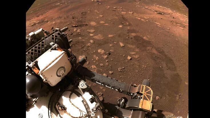 毅力号在火星上进行首次行走;知乎在美递交ipo申请