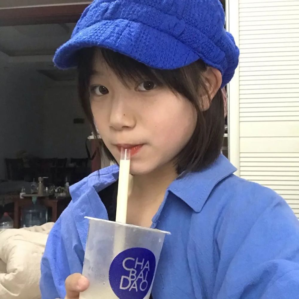 粉丝投稿:0306背书包的背影女生头像