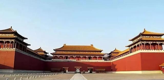 92年故宫墙的"宫女魅影",只现身5秒,留下照片后便消失