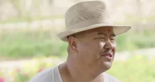 象牙村已经家家是小别墅了,与之前对比,生活质量明显提高了.