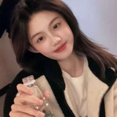 "女生古灵精怪的自拍文案"