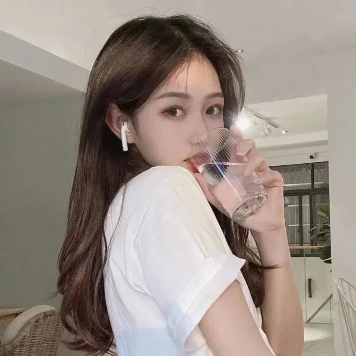 女生头像:这世界所有的温柔都让我想起你