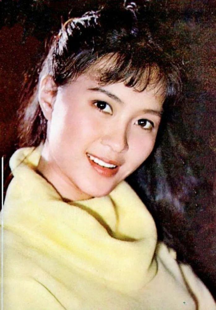 方舒女儿:妈妈为屠洪刚抛弃糟糠夫,她比异父妹妹优秀为爸爸争气