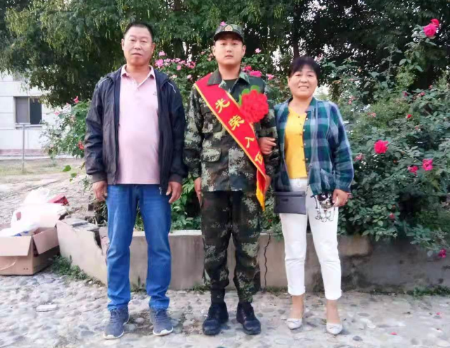 战士 刘佳宝