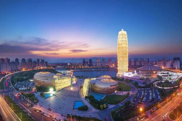 河南郑州就是其代表性的城市,不论是其经济实力还是在交通网络的重要