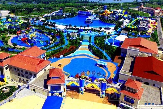 洛阳有一游乐园,占地2400亩,斥资20亿,被称为水上"迪士尼"