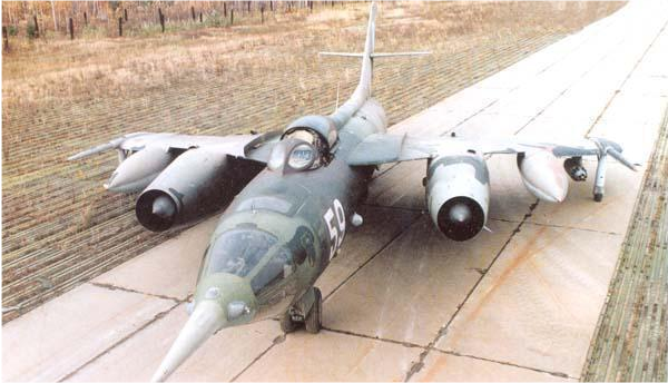 出名的"经典"之作—苏联雅克夫列夫设计局的雅克-28型多用途军用飞机