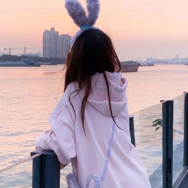 超有意境的男生女生背影头像