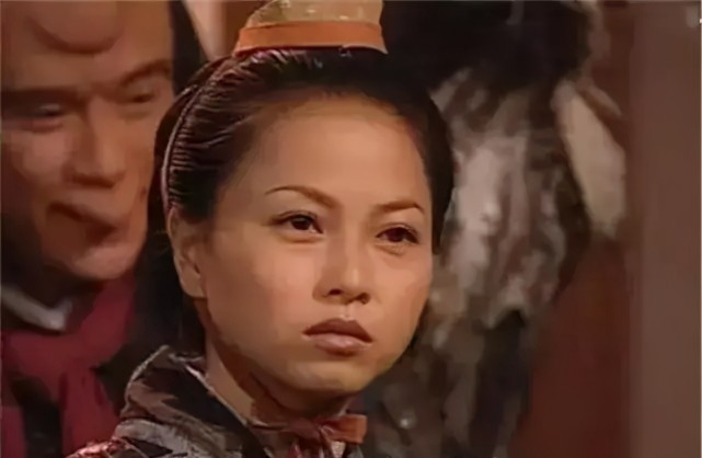 此外,还在温碧霞版的《封神榜》中饰演邓婵玉.