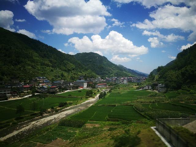 新化年GDP_2021年的新化六中(3)