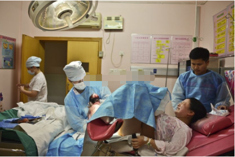 26岁产妇分娩,丈夫记录全过程,7张图带你感受,生孩子的痛苦_腾讯新闻
