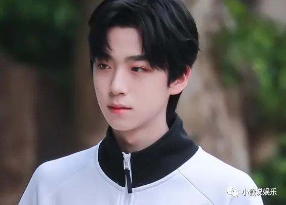 张嘉元个人资料介绍,《创造营2021》张嘉元牙怎么回事