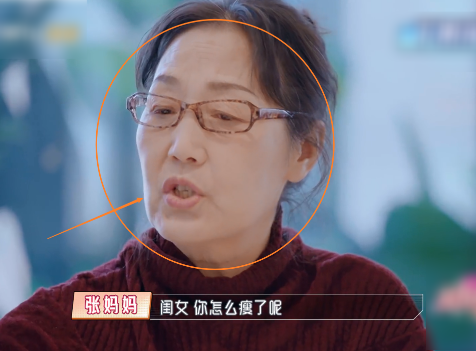 陈松伶当张铎妈妈的一日女儿想亲近却被漠视有些事真不能强求