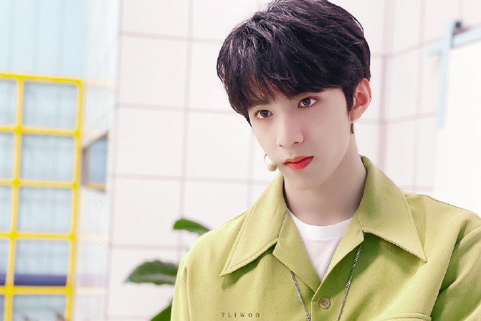 微博图片来源(时代少年团-刘耀文:tliwoo