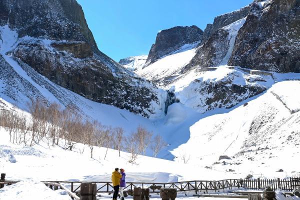 长白山:三月雪景迎客来