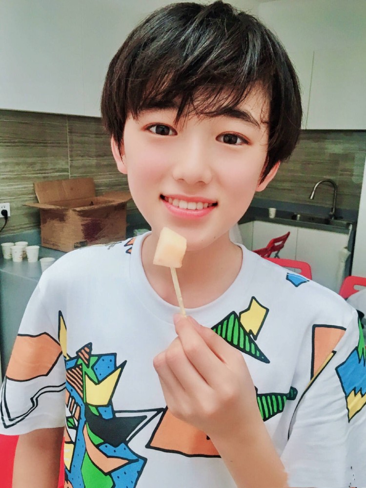 小时候的宋亚轩也很不错呦
