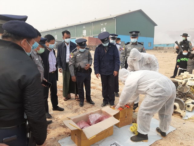 价值为4648万缅币,刚被指定为果敢自治区主席的吴敏瑞(李正福)也前往