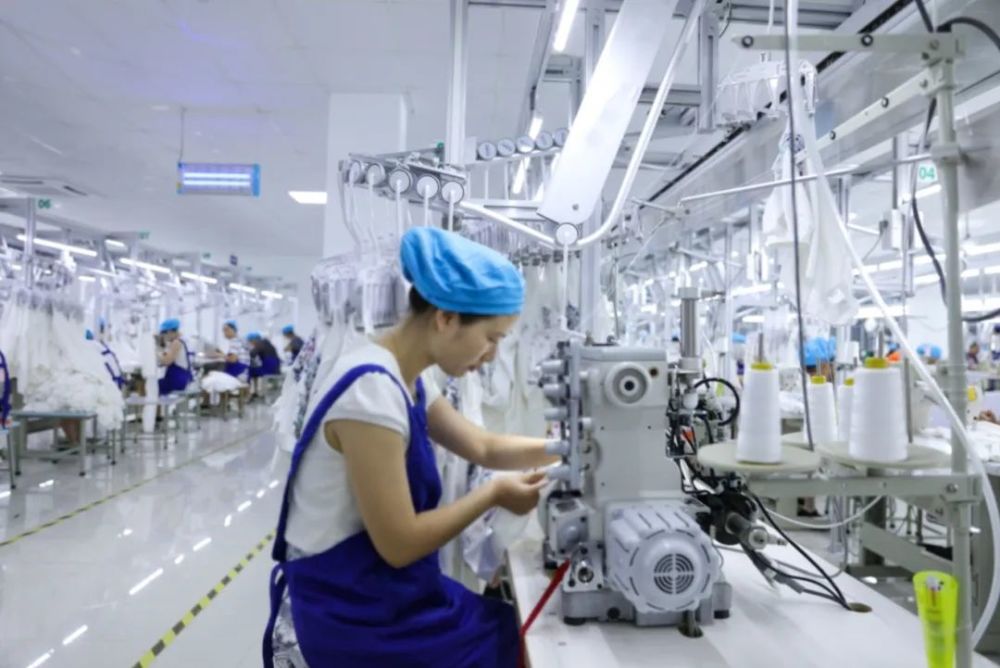 疫情2020年中美gdp总量_2020年疫情手抄报(3)