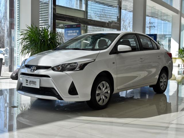 丰田三厢车,享受4.9l油耗,实拍丰田yaris l 致享