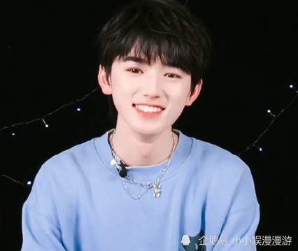宋亚轩扮演男版碧眼狐狸,有谁发现他下意识的动作,不经意就陷了进去