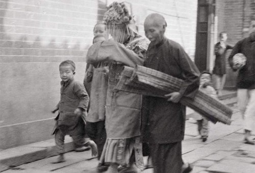 古代穷人娶不起老婆怎么传宗接代他们想出一昏招持续到清朝