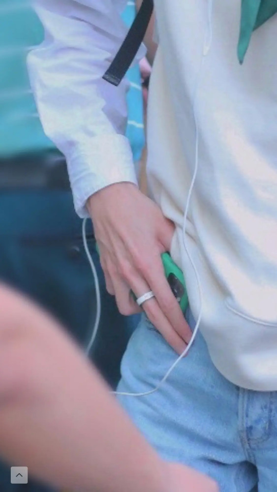 翟潇闻:小翟的手好好看,好适合当男朋友牵手手啊