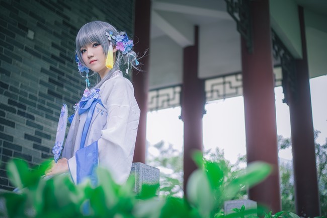 cos赏析:洛天依