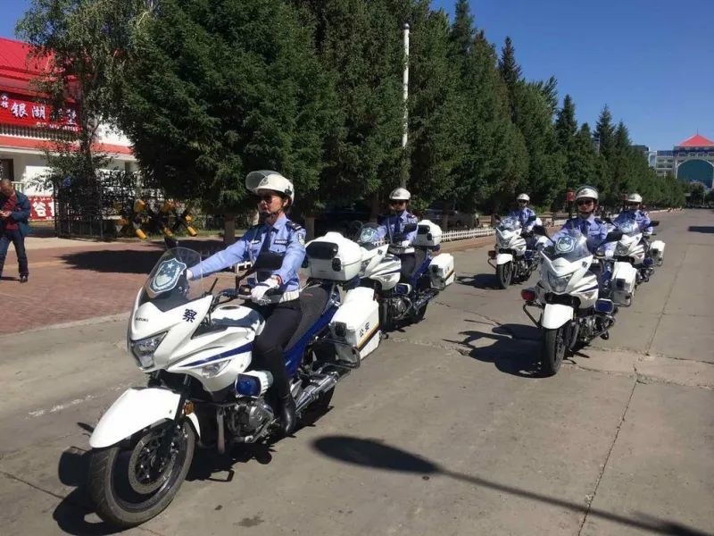 02 库尔勒市公安局交警大队女子骑警中队 库尔勒市公安局交警大队
