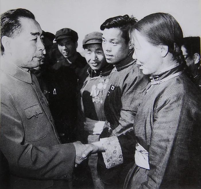 四大领袖,哪几位视察过包头?