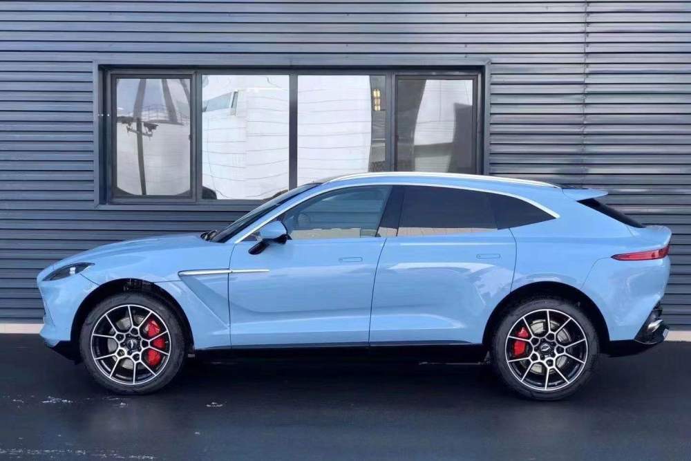 阿斯顿·马丁(aston martin)dbx